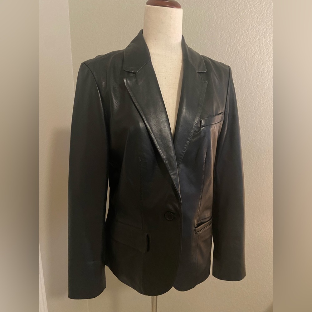 Black leather blazer, sz Large, made by BB Dakota